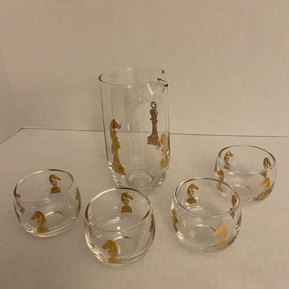 Hickok Checkmate Glass Martini Set